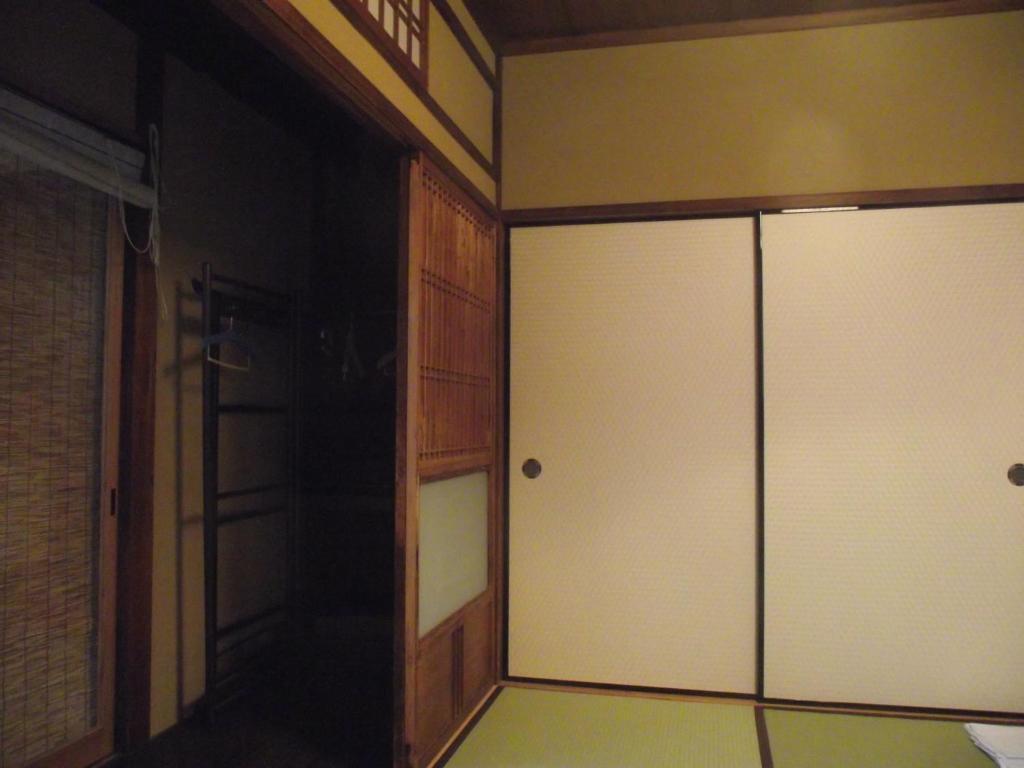 Kyo Machiya Guest House Makuya Кіото Номер фото